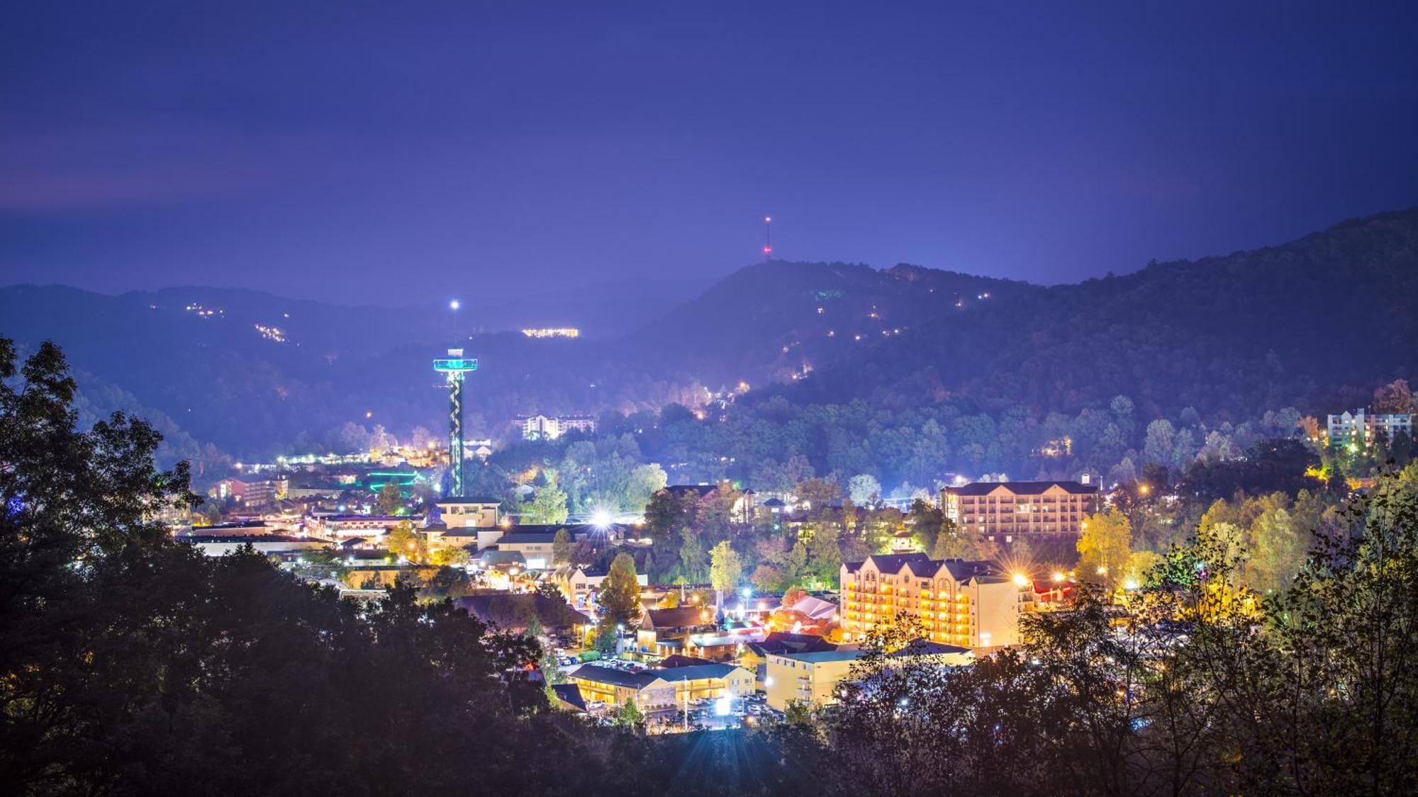 Majestic Splash- 8 Bedroom, Indoor Pool, Hot Tub, 1089 Free Tickets Each Paid Day, Dollywood Sevierville Bagian luar foto