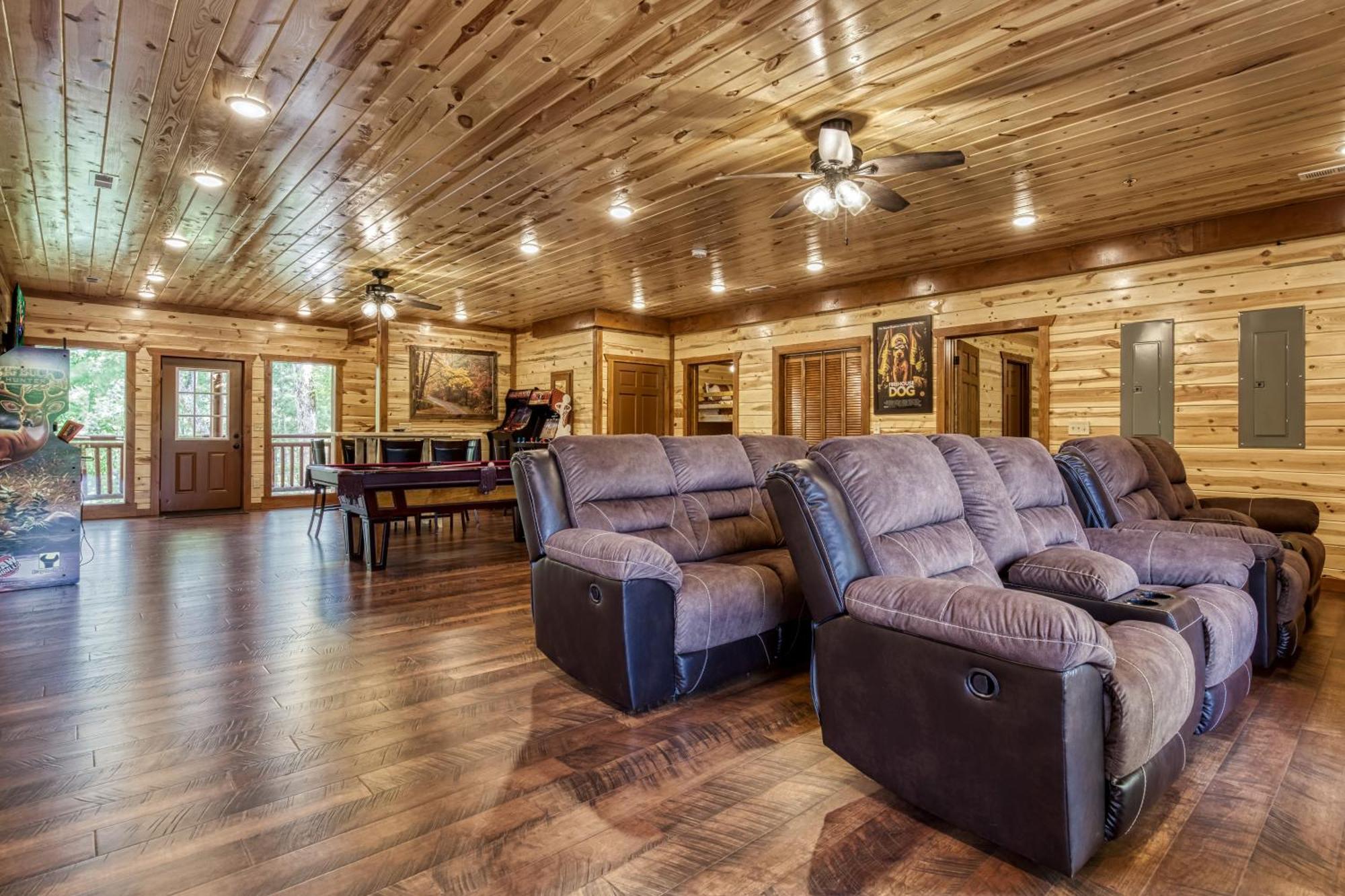 Majestic Splash- 8 Bedroom, Indoor Pool, Hot Tub, 1089 Free Tickets Each Paid Day, Dollywood Sevierville Bagian luar foto