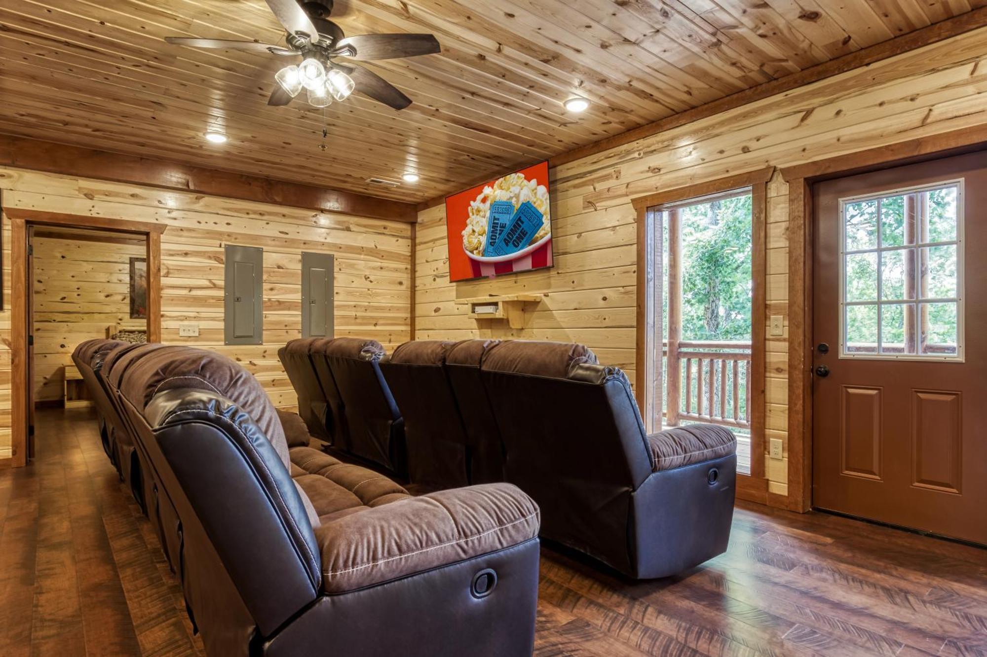 Majestic Splash- 8 Bedroom, Indoor Pool, Hot Tub, 1089 Free Tickets Each Paid Day, Dollywood Sevierville Bagian luar foto
