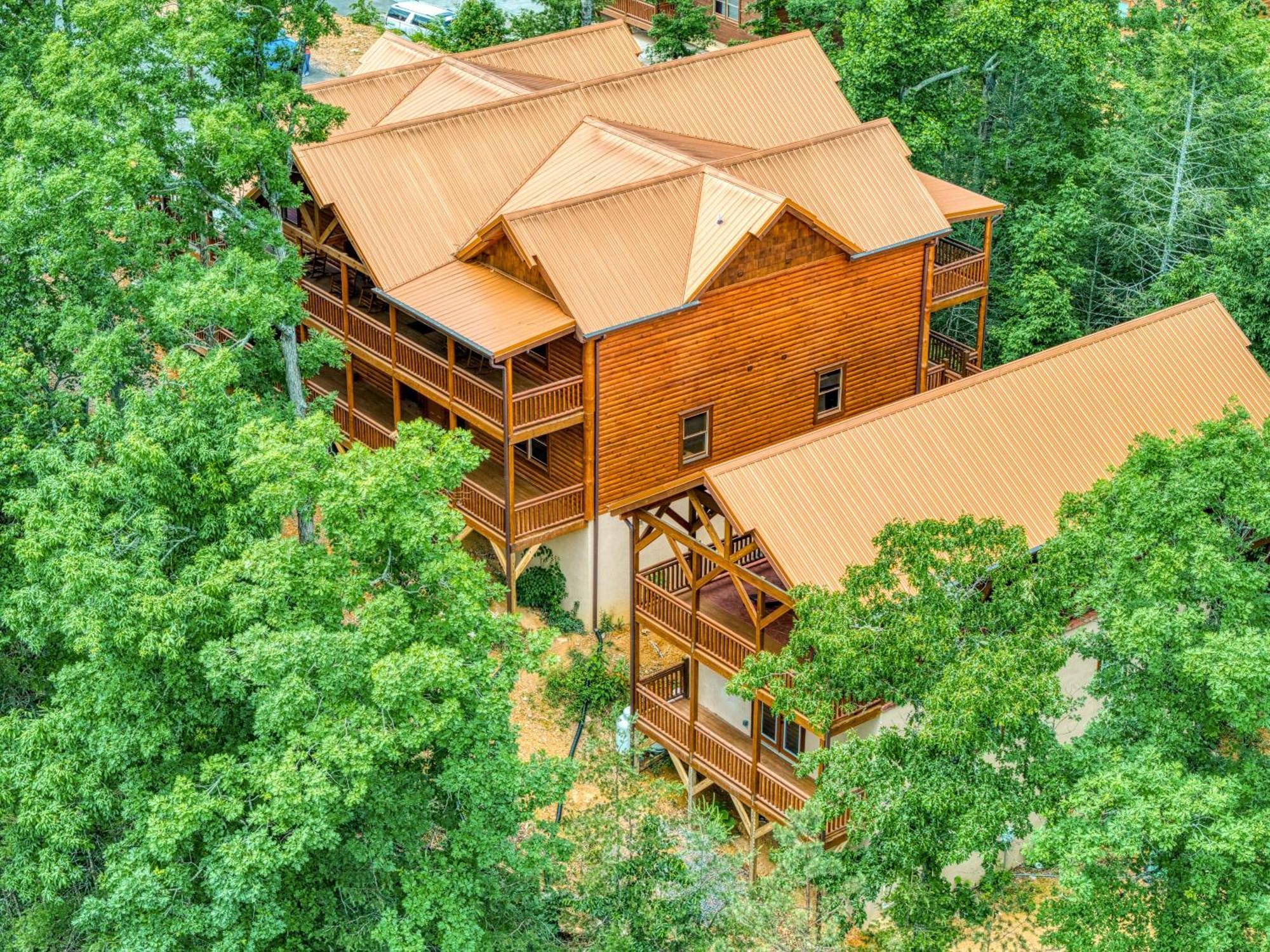 Majestic Splash- 8 Bedroom, Indoor Pool, Hot Tub, 1089 Free Tickets Each Paid Day, Dollywood Sevierville Bagian luar foto